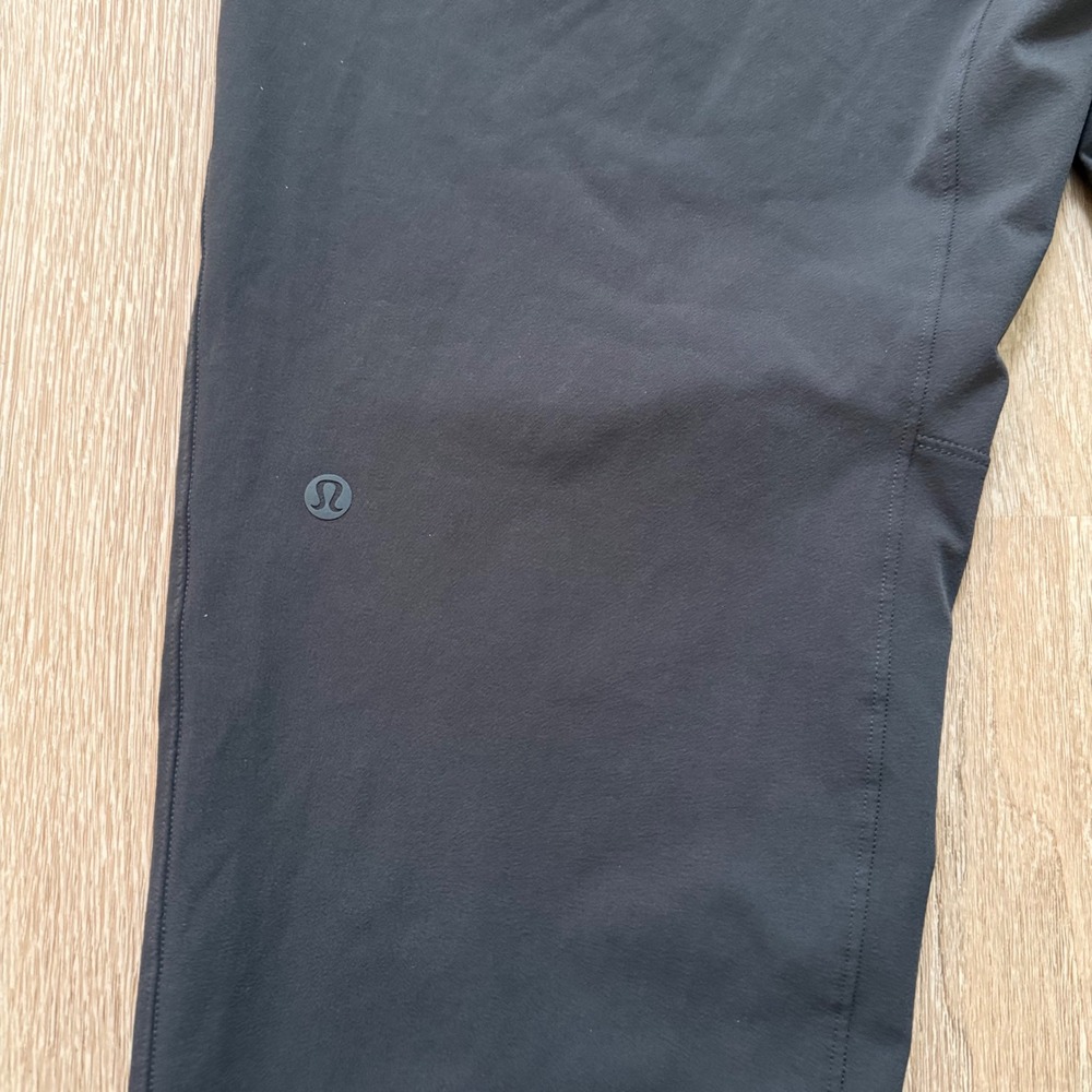 Lululemon Zeroed In Jogger Mens Medium Black Grey Tapered Pant LM5AZSS - Picture 6 of 8
